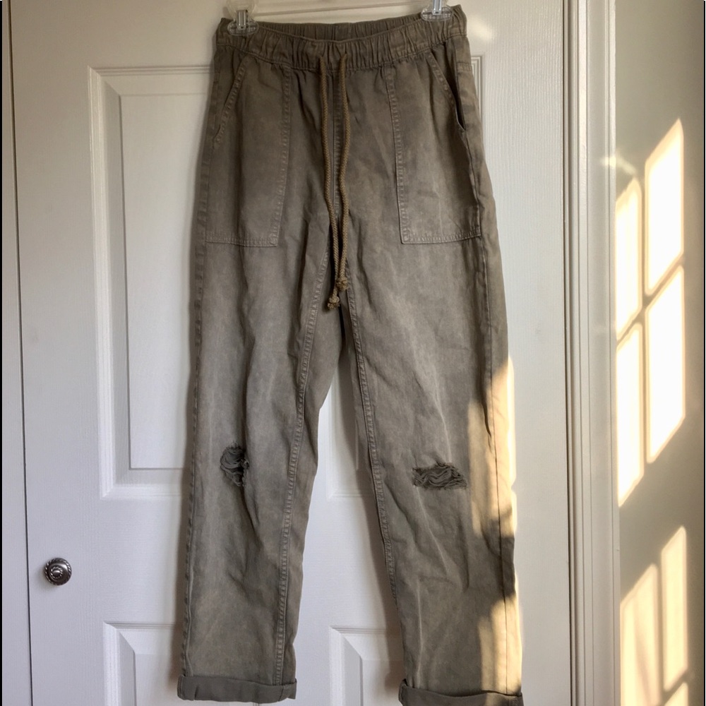 NWT Aerie ash green cropped cargo pants